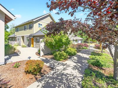 1245 Iowa St, Ashland, OR, 97520