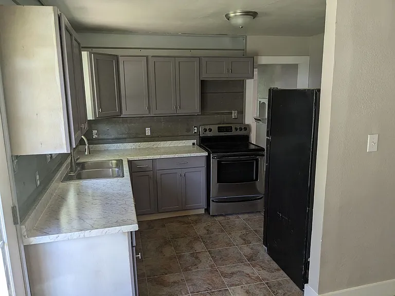 2517 Goliad St — Photo 6