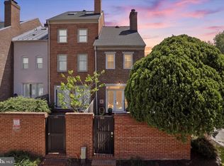 1160 N Pitt St, Alexandria, VA 22314