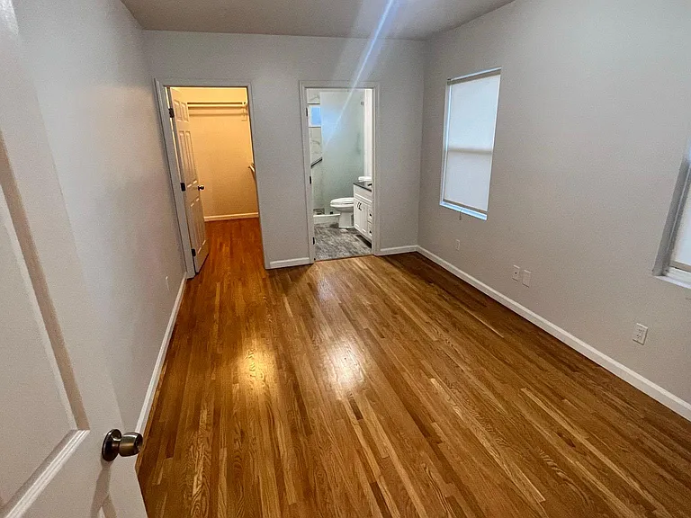 18154 Rayen St — Photo 24