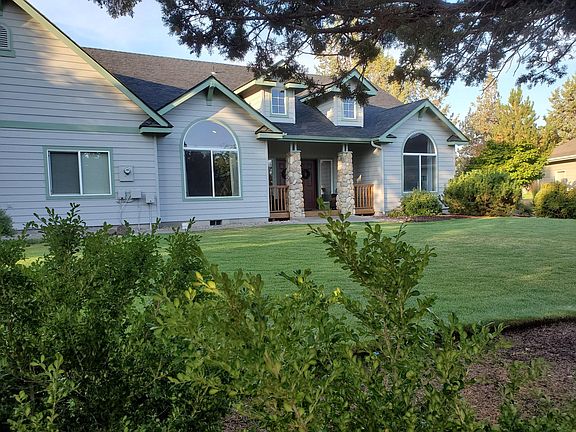 front of house and yard