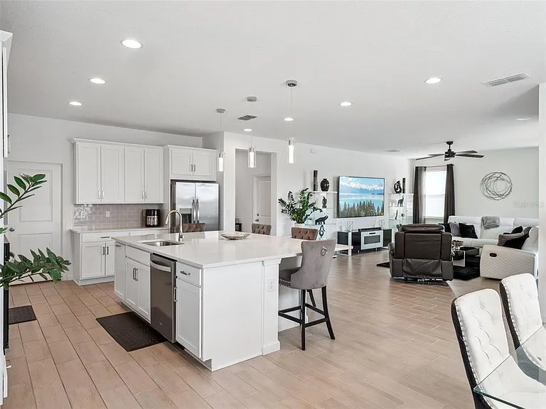 591 Via Bella Ct — Photo 12