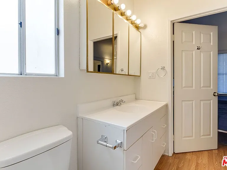 1228 Fedora St — Photo 13