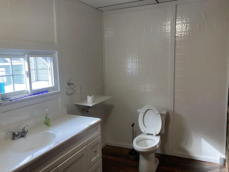 413 Forest Ave — Photo 2