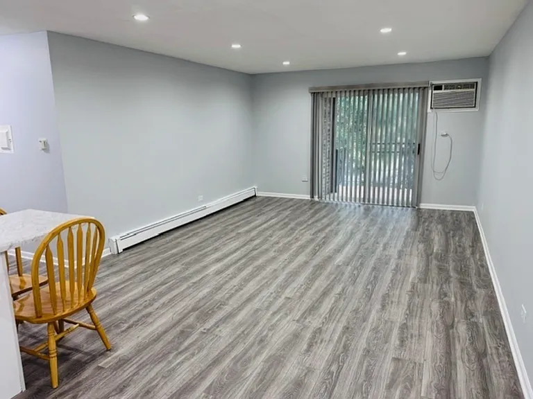 565 Heritage Dr #210 — Photo 4