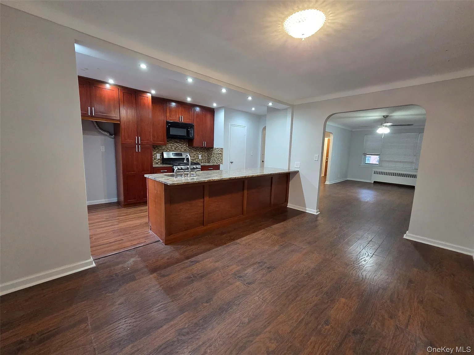 4 bed, 1.5 bath, 2220 sqft, $4,000 — Photo 1