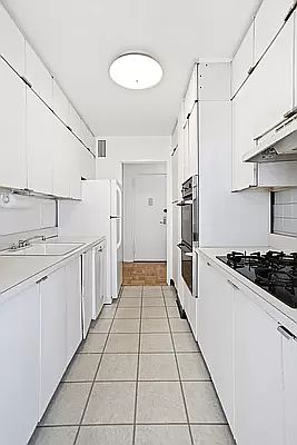 4th image of 315 W 70th St APT 14A