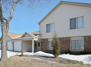 7050 Newport Dr 101 #101, Woodridge, IL 60517