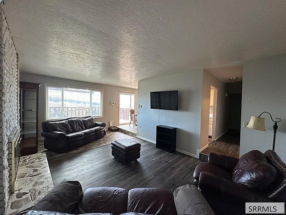2nd image of 871 Renee Ave