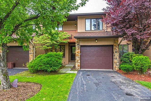 1st image of 23 Dogwood Ct