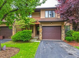 23 Dogwood Ct, Woodland Park, NJ 07424