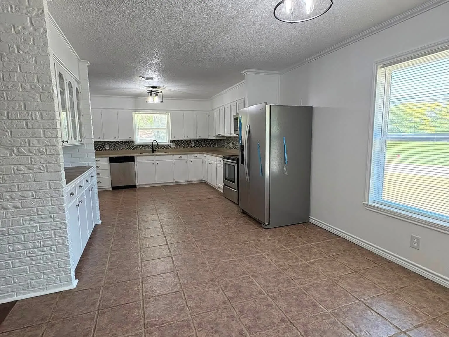 4 bed, 2892 sqft, $1,800 — Photo 3