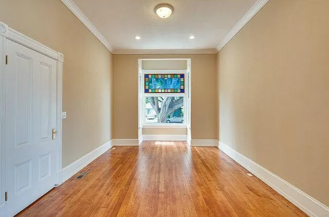 2 bed, 1000 sqft, $3,500 — Photo 3