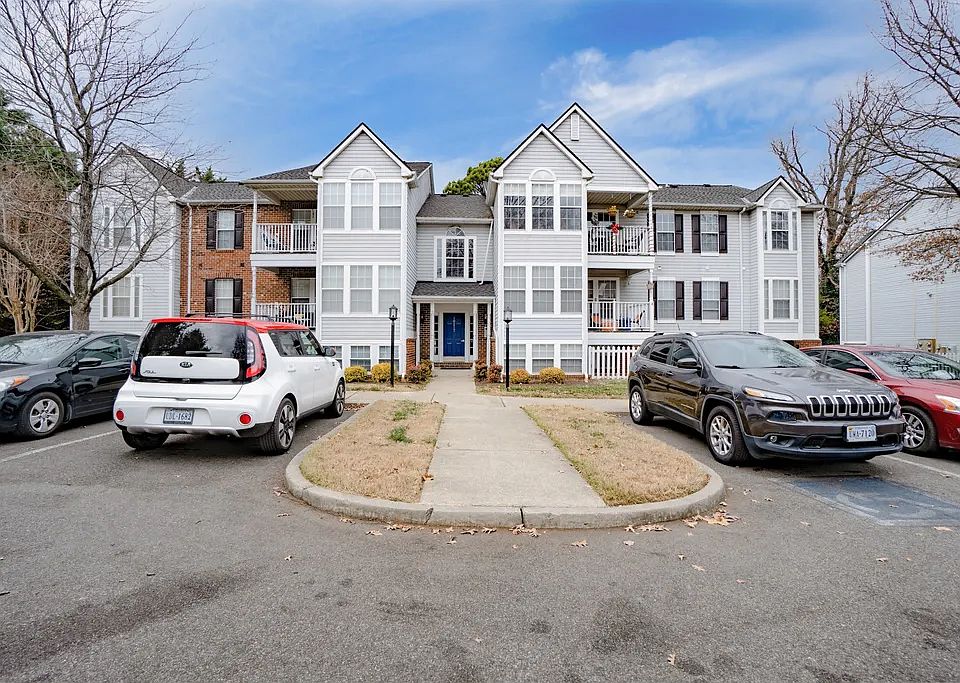 1st image of 10217 Wolfe Manor Ct #3