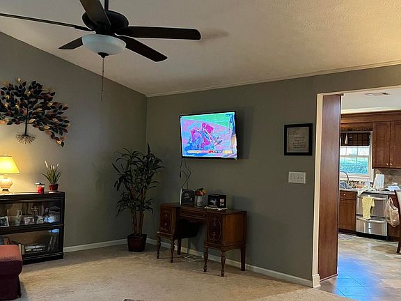 5th image of 710 Lake Forest Ct