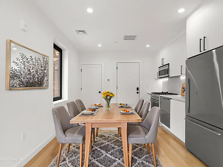 1618 Beacon St #3 — Photo 3