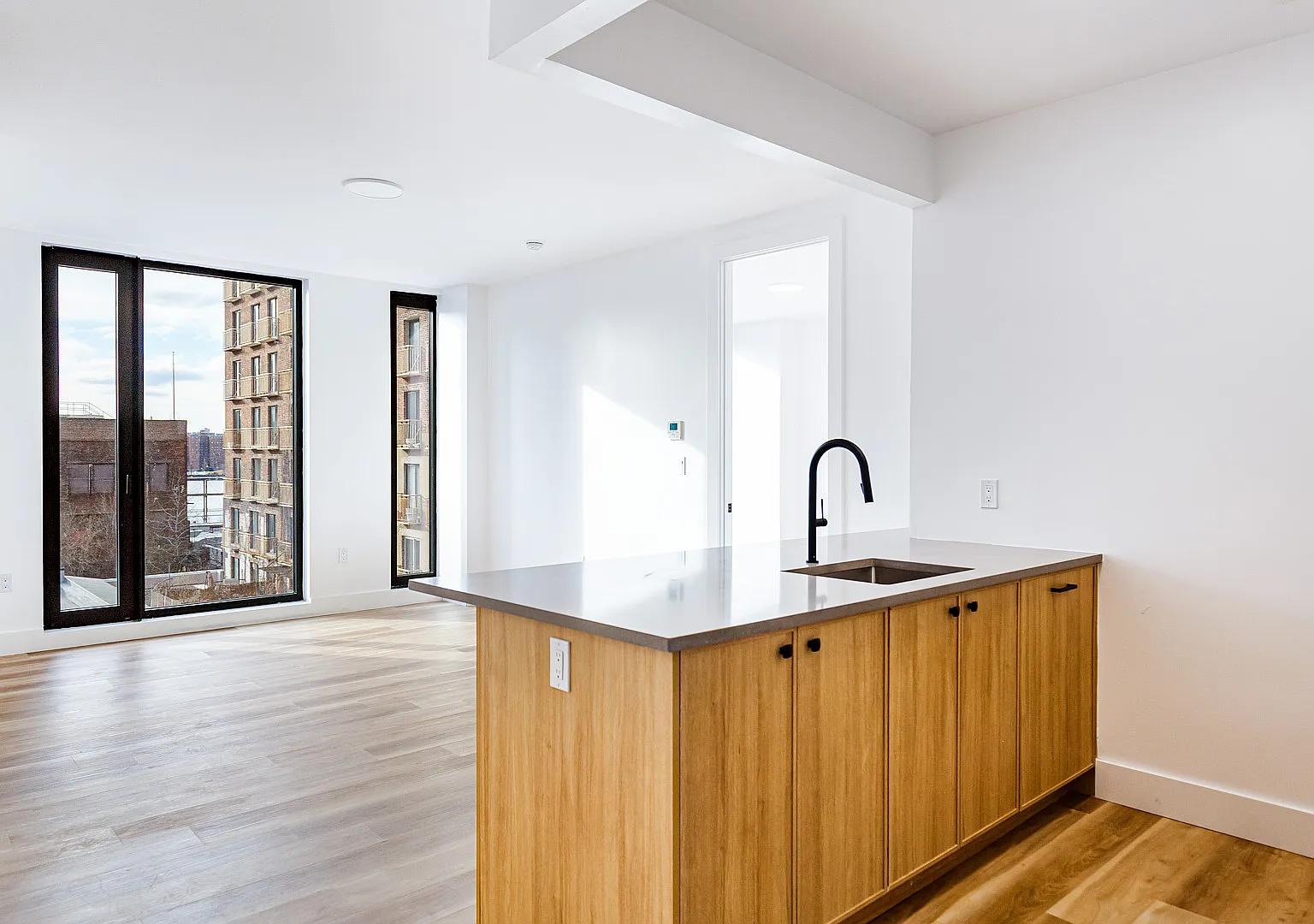 303 Wythe Avenue — Photo 2