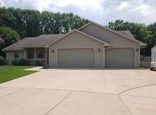 432 Polczinski Cir, Oconto Falls, WI 54154