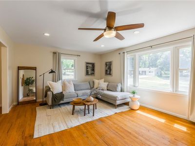 300 NW 83rd St, Kansas City, MO, 64118