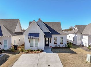 1061 Woodland Cir, Opelika, AL 36801