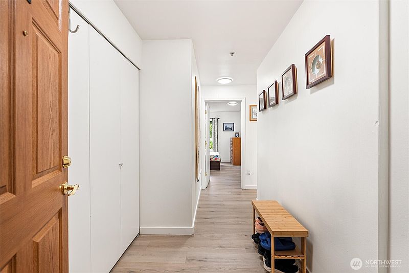 4th image of 2805 NE 125th Street #304