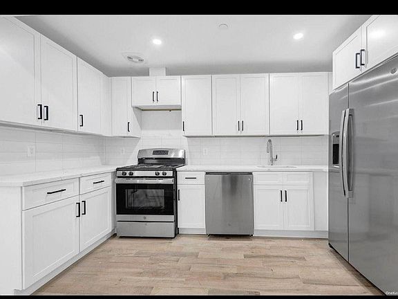 5th image of 3552 McOwen Ave #2