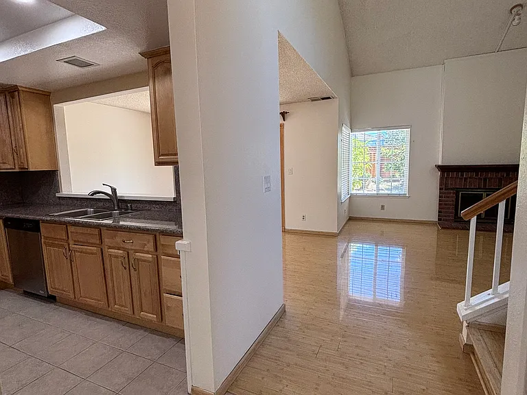 2994 Park Place Cmn — Photo 3