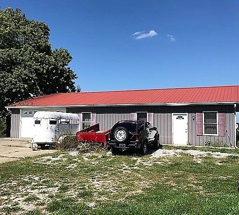 4th image of 240 Atha Ln
