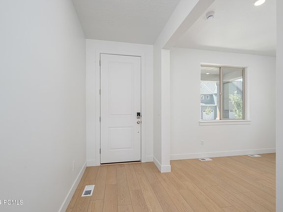 2nd image of 2554 N Wildflower Ln