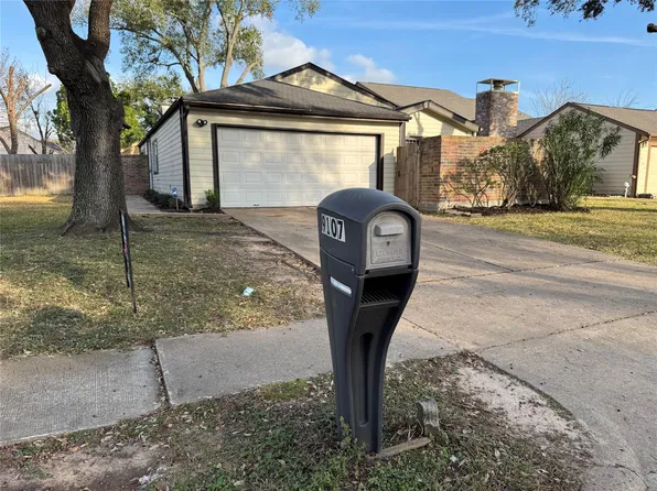 9107 Ketchwood Dr, Houston, TX 77099