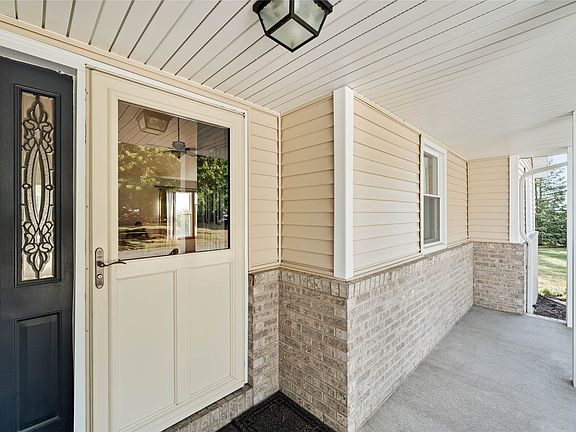 4th image of 10178 NE 70th Ave