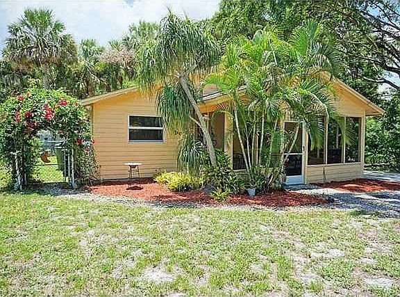 Exterior Front. 716 SE Stypmann 2Bed 2Bath