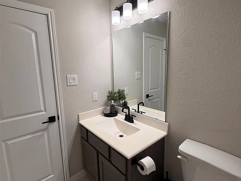 5504 Hyde Park Dr — Photo 15