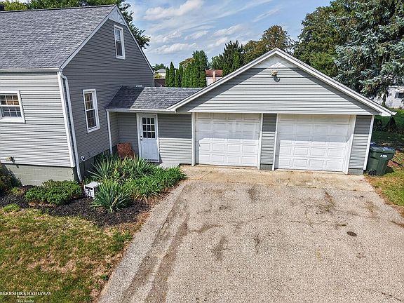 4th image of 12121 Canal Rd