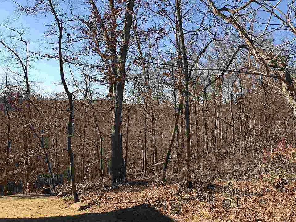 2nd image of 1875 Alderwood Rd