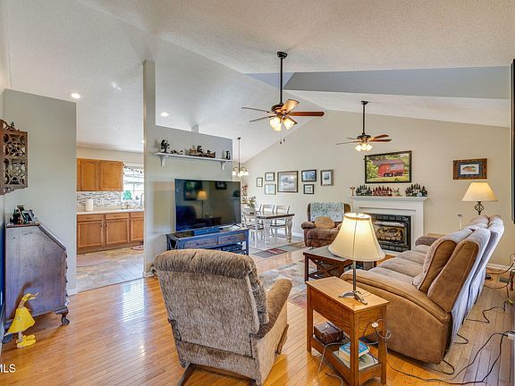 5th image of 1125 Robins Meadow Ln
