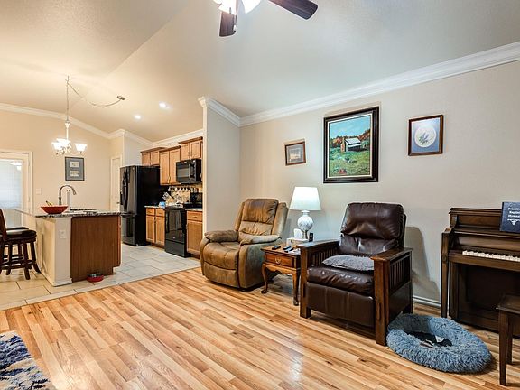 5th image of 13612 Avenue U
