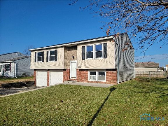 3rd image of 210 Farnstead Dr