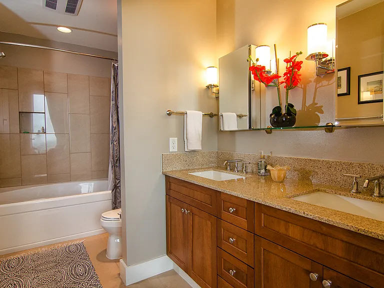 610 E Market St #3017 — Photo 3