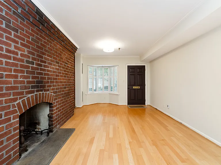 3246 Grace St NW — Photo 3