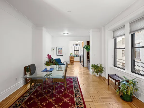 790 Riverside Drive image 3 of 11