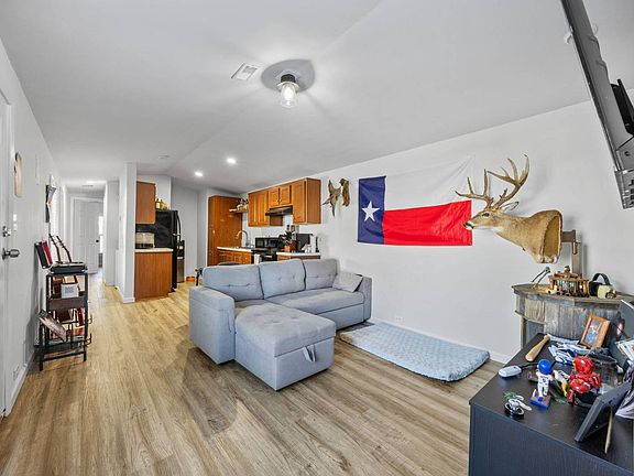 4th image of 7800 Mockingbird Ln #107