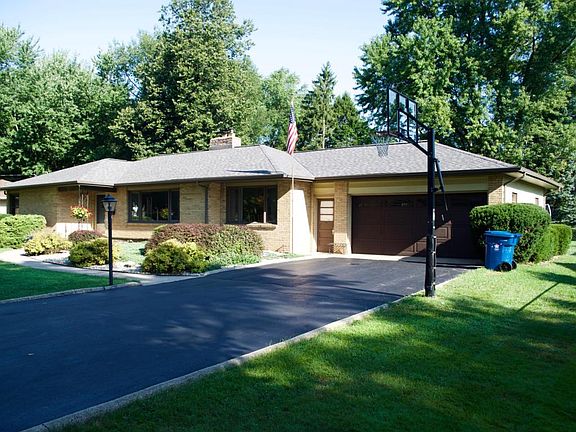 2nd image of 3120 Fleetwood Dr