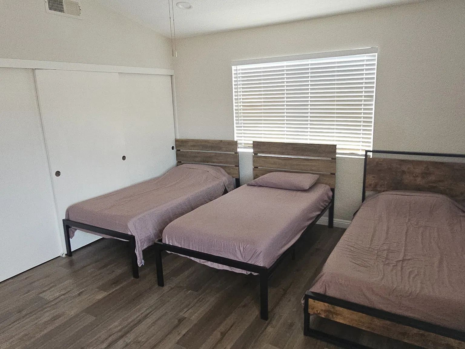 3 bed, 2.5 bath, 2474 sqft, $3,500 — Photo 3