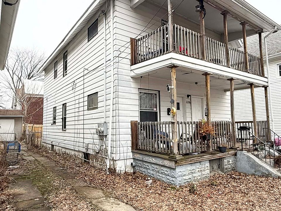 2nd image of 2206 Wallace St