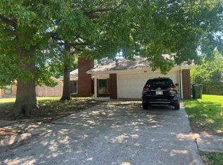 3432 Rambling Oaks Dr, Norman, OK 73072