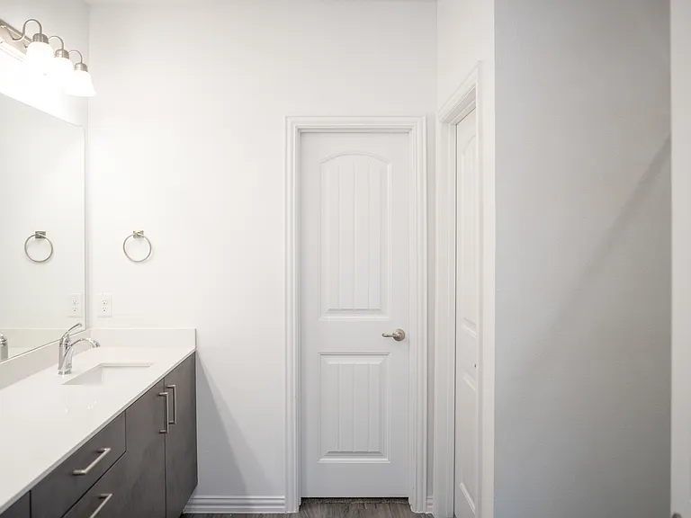 2949 Aiden Ln — Photo 2