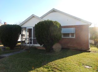 265 S Massanutten St, Strasburg, VA