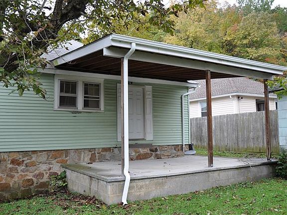 3rd image of 2910 S Greenway Dr