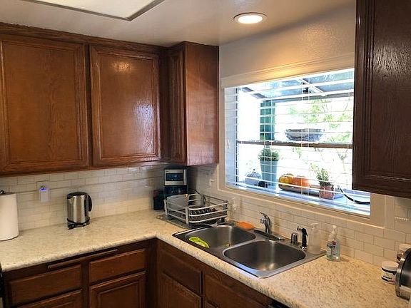 5th image of 135 Briarwood Ln